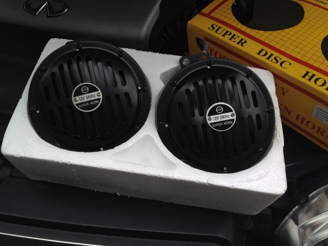 Сигнал звуковой Torino WD-1059 дисковый (d150, 12 В, 2 шт, черный)