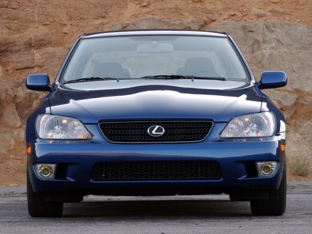 Lexus IS серии I (1999-2005) 