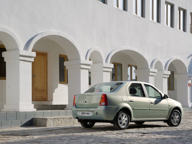 Renault Logan (2004>)