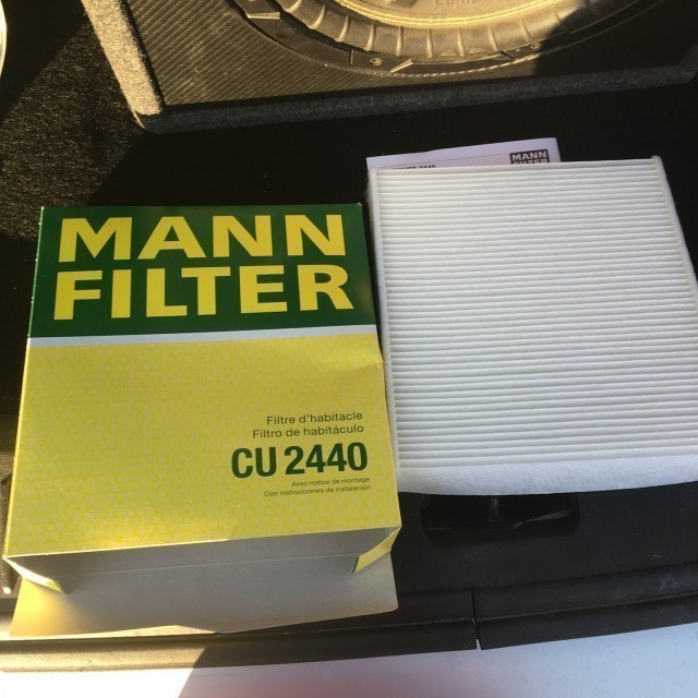 Фильтр салонный MANN-FILTER CU 2440