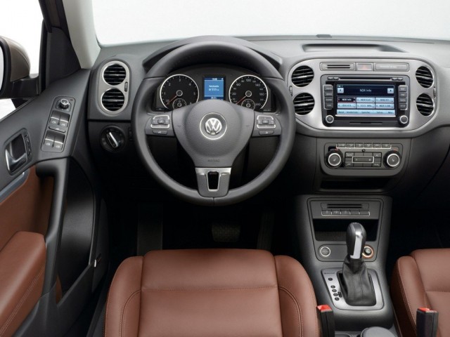 Volkswagen Tiguan (2011>) rest.