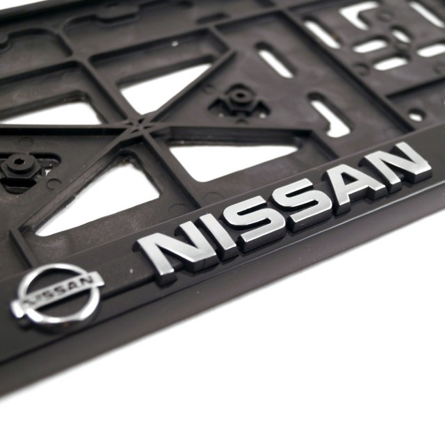 Рамка для номера с логотипом Nissan (с защелкой, черная)